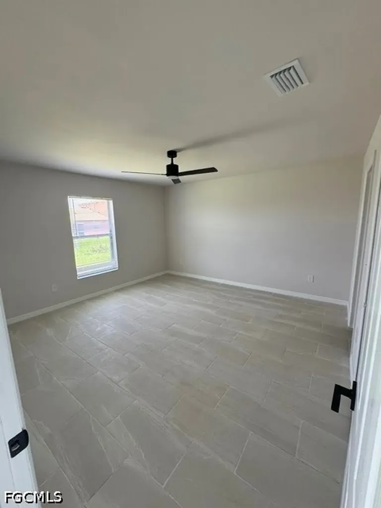 4100 SW 7th Place Cape Coral FL 33914
