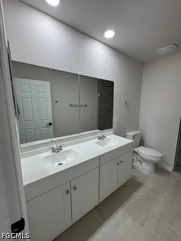 4100 SW 7th Place Cape Coral FL 33914