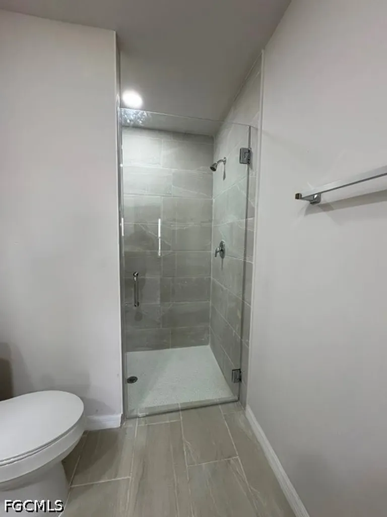 4100 SW 7th Place Cape Coral FL 33914