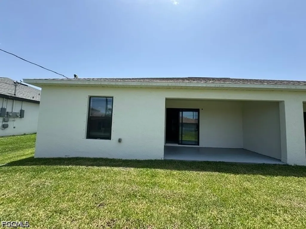 4100 SW 7th Place Cape Coral FL 33914