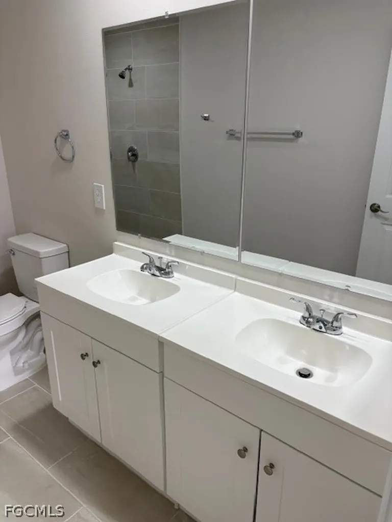 4100 SW 7th Place Cape Coral FL 33914