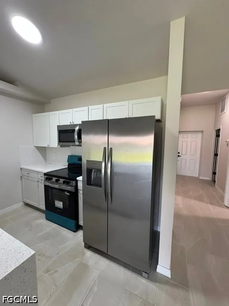 4100 SW 7th Place Cape Coral FL 33914