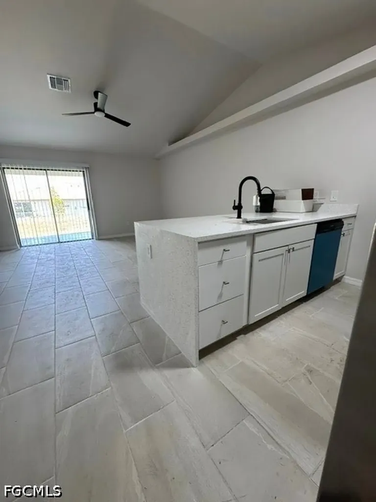 4100 SW 7th Place Cape Coral FL 33914