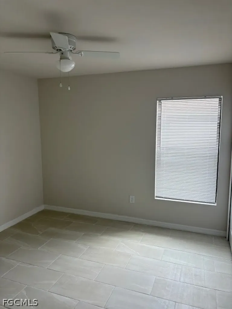 4100 SW 7th Place Cape Coral FL 33914