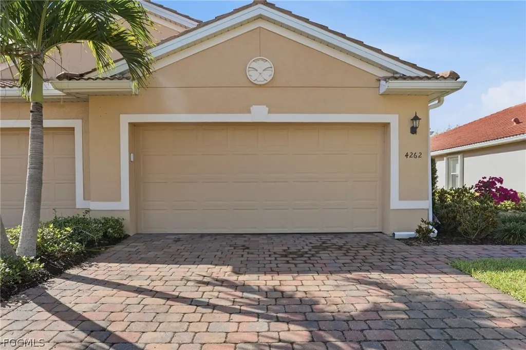 4262 Dutchess Park Road Fort Myers FL 33916