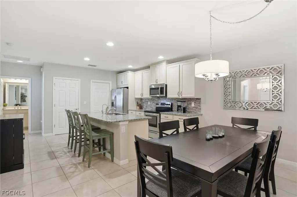 4262 Dutchess Park Road Fort Myers FL 33916