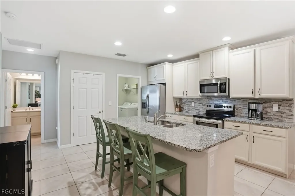 4262 Dutchess Park Road Fort Myers FL 33916
