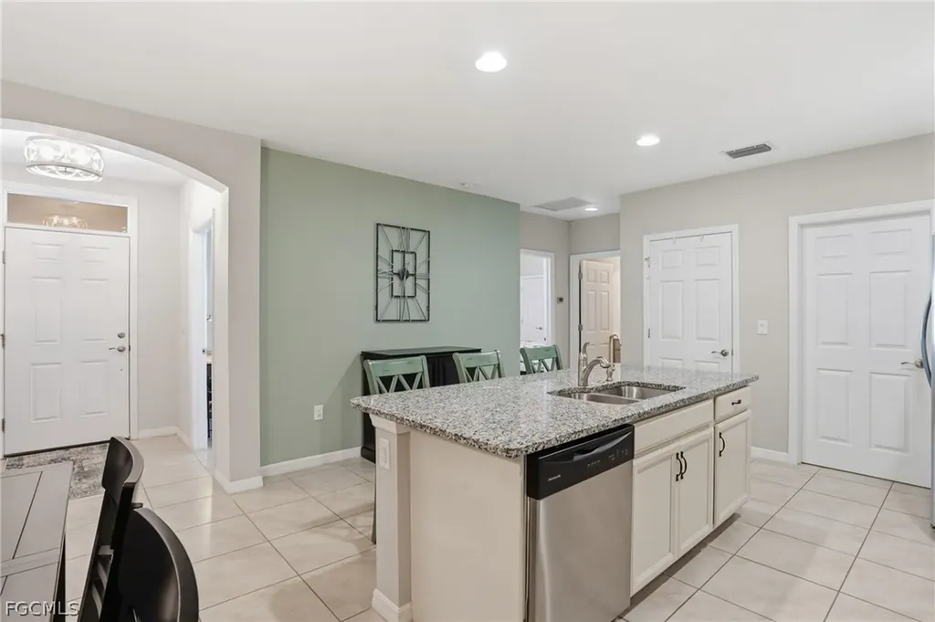 4262 Dutchess Park Road Fort Myers FL 33916