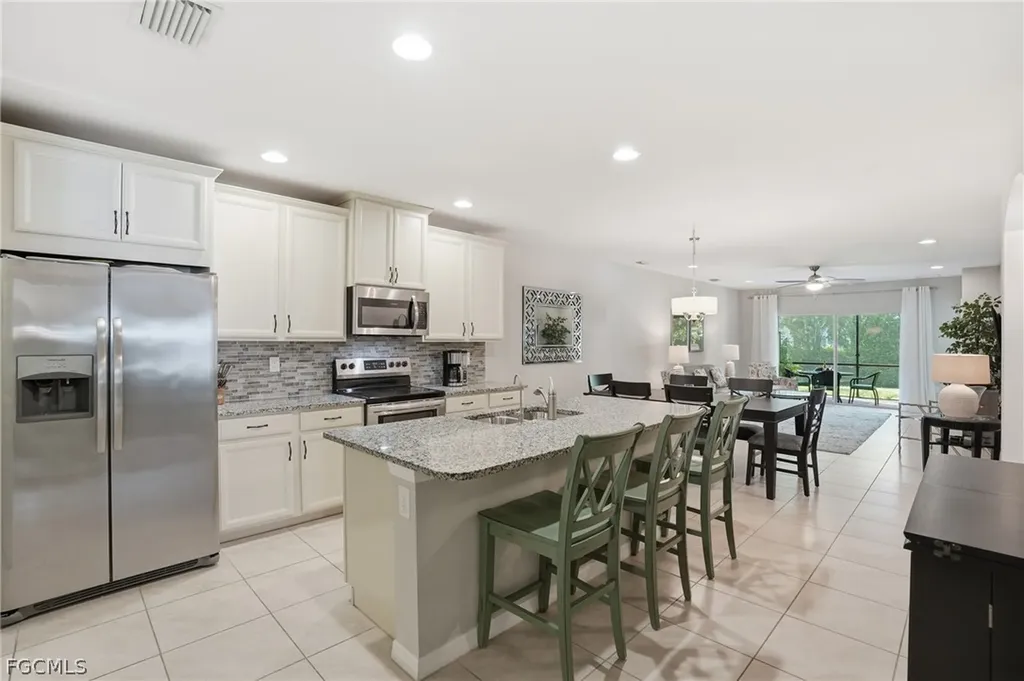 4262 Dutchess Park Road Fort Myers FL 33916