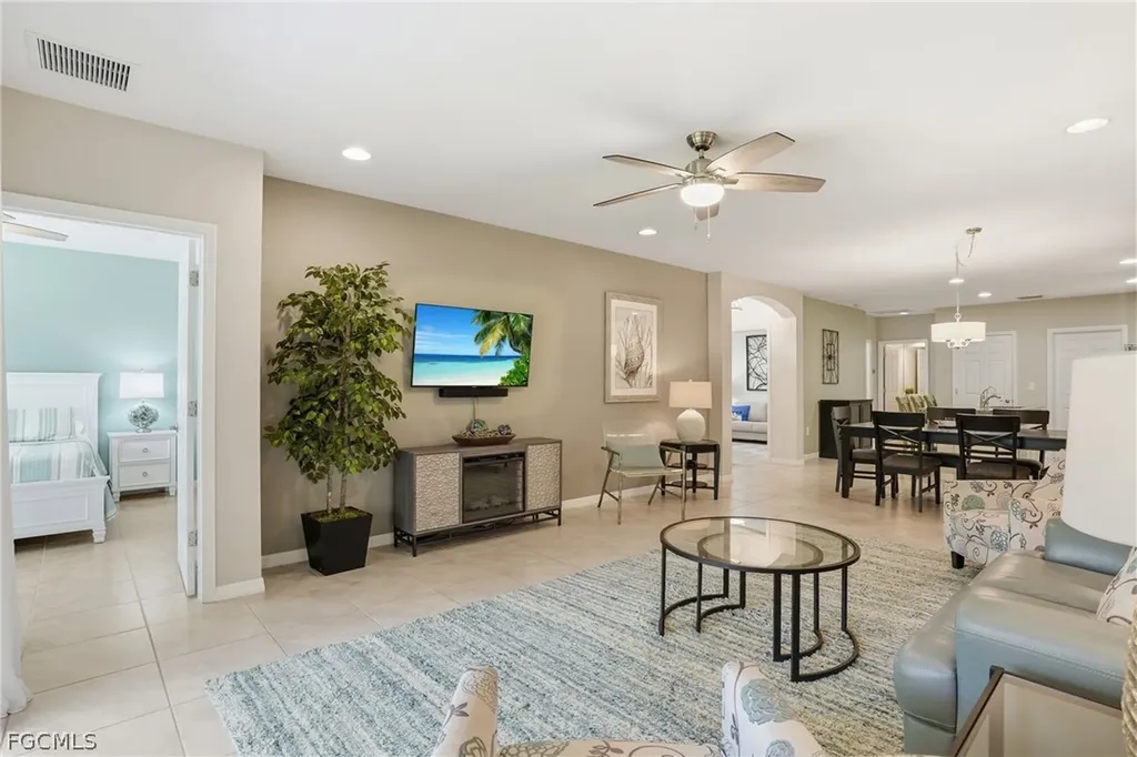 4262 Dutchess Park Road Fort Myers FL 33916