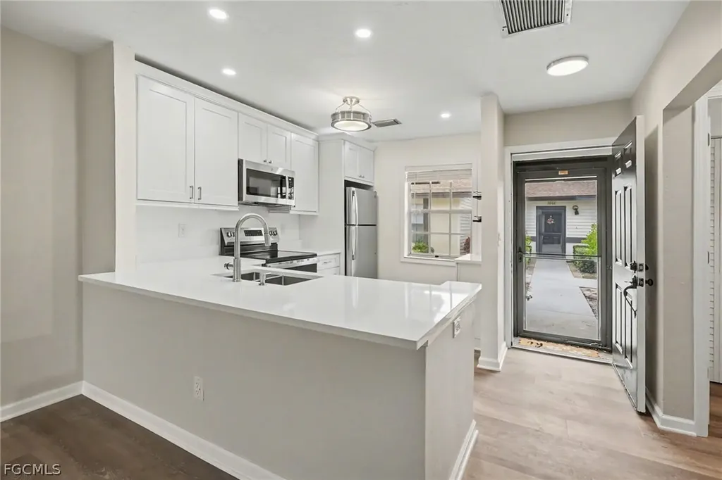 1071 Pine Isle Lane Naples FL 34112