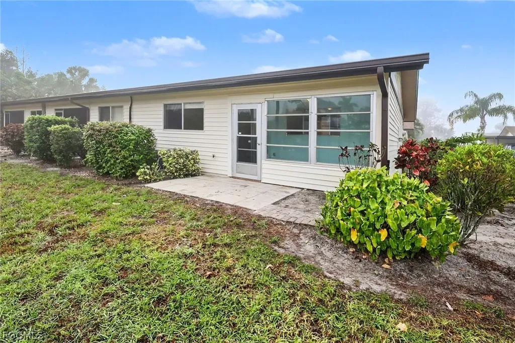 1071 Pine Isle Lane Naples FL 34112