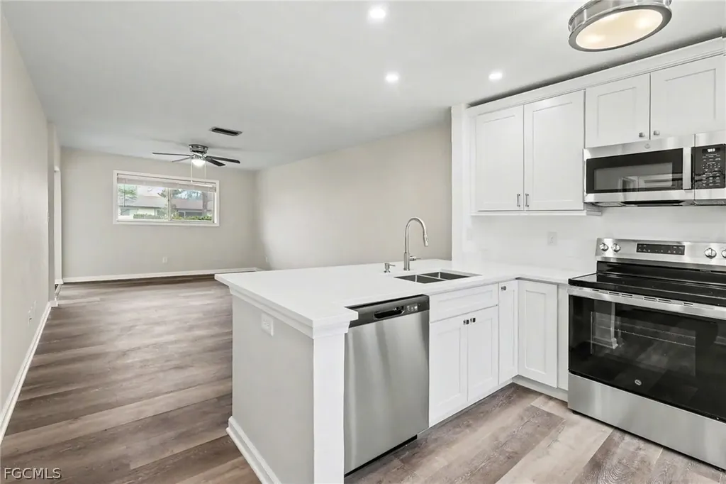 1071 Pine Isle Lane Naples FL 34112