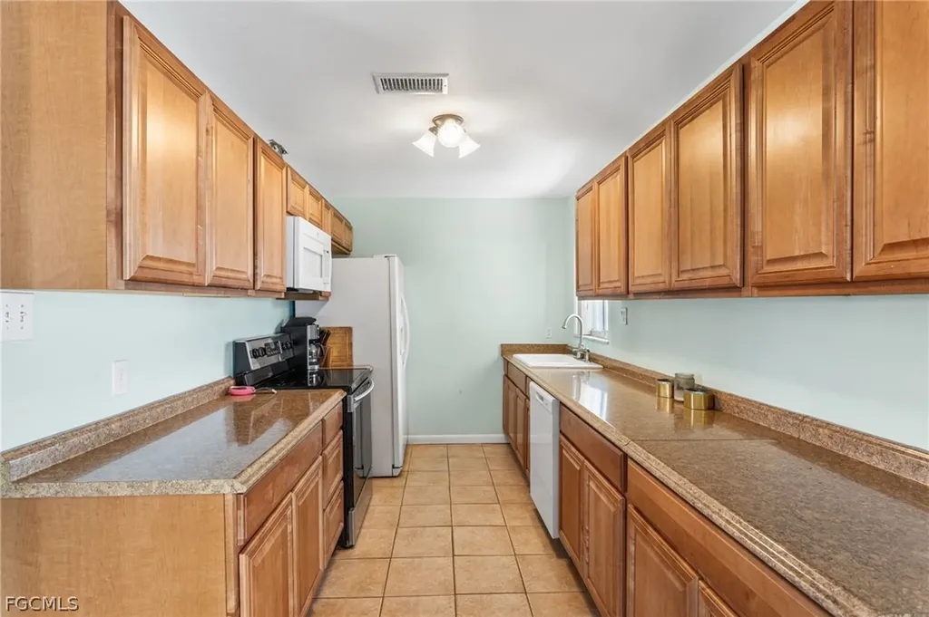 2803 W Cypress Avenue Fort Myers FL 33905