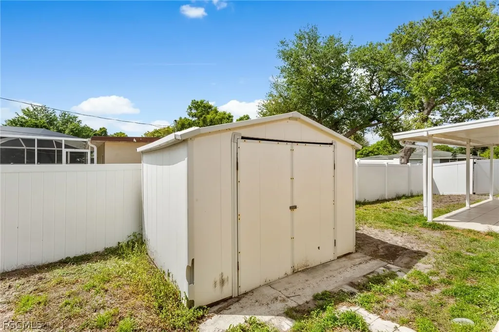 2803 W Cypress Avenue Fort Myers FL 33905
