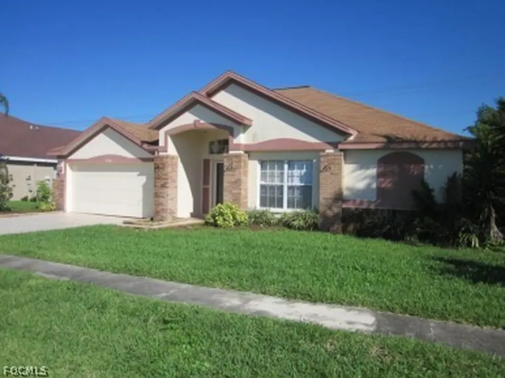 4556 Varsity Circle Lehigh Acres FL 33971