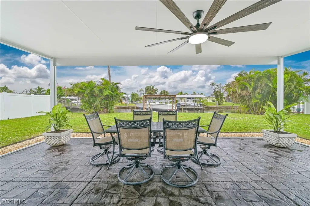5252 Willow Court Cape Coral FL 33904