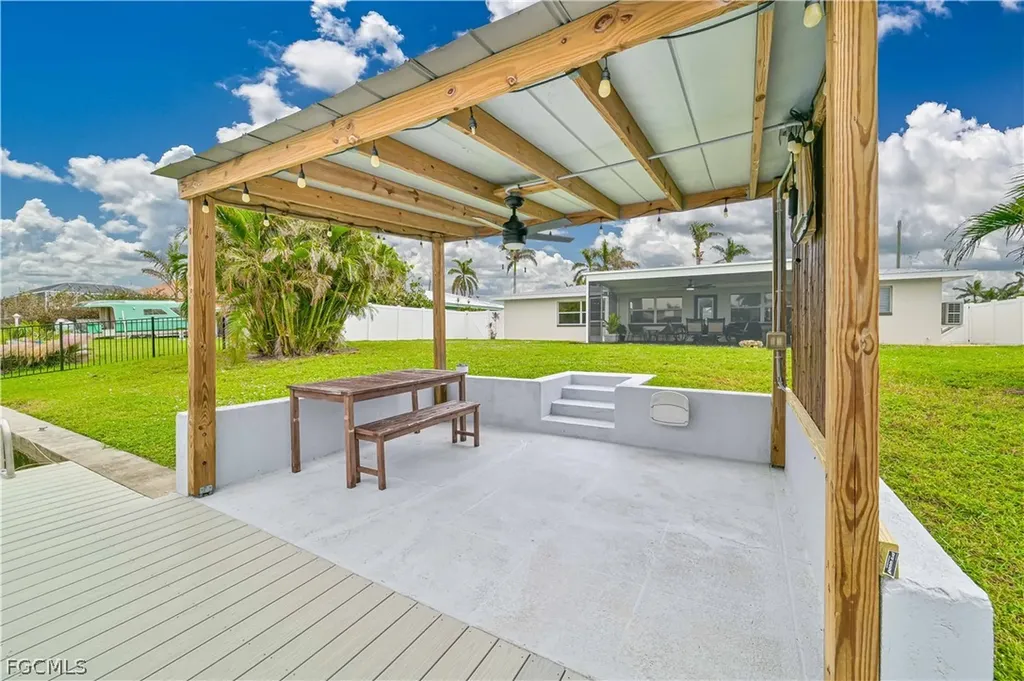 5252 Willow Court Cape Coral FL 33904