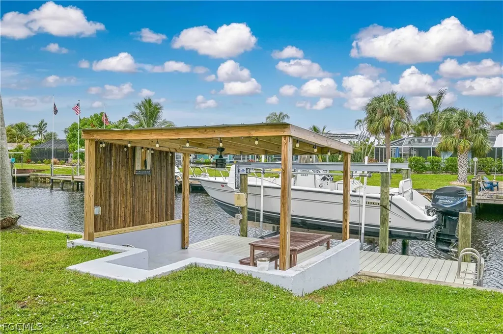 5252 Willow Court Cape Coral FL 33904