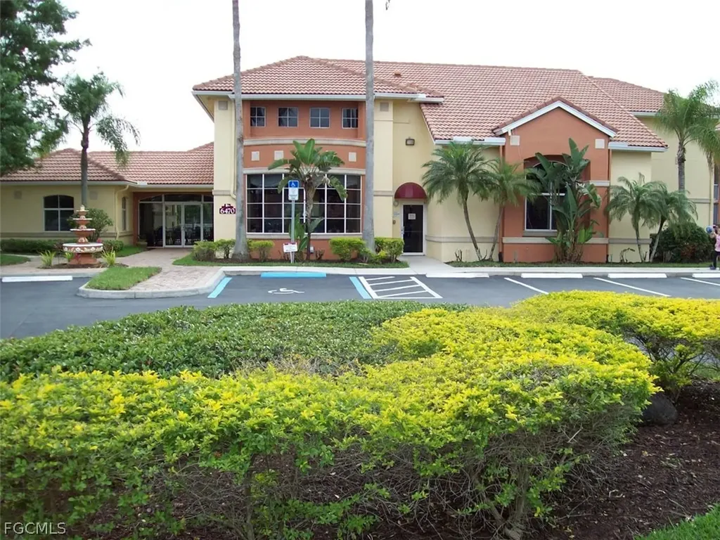 6330 Aragon Way Fort Myers FL 33966