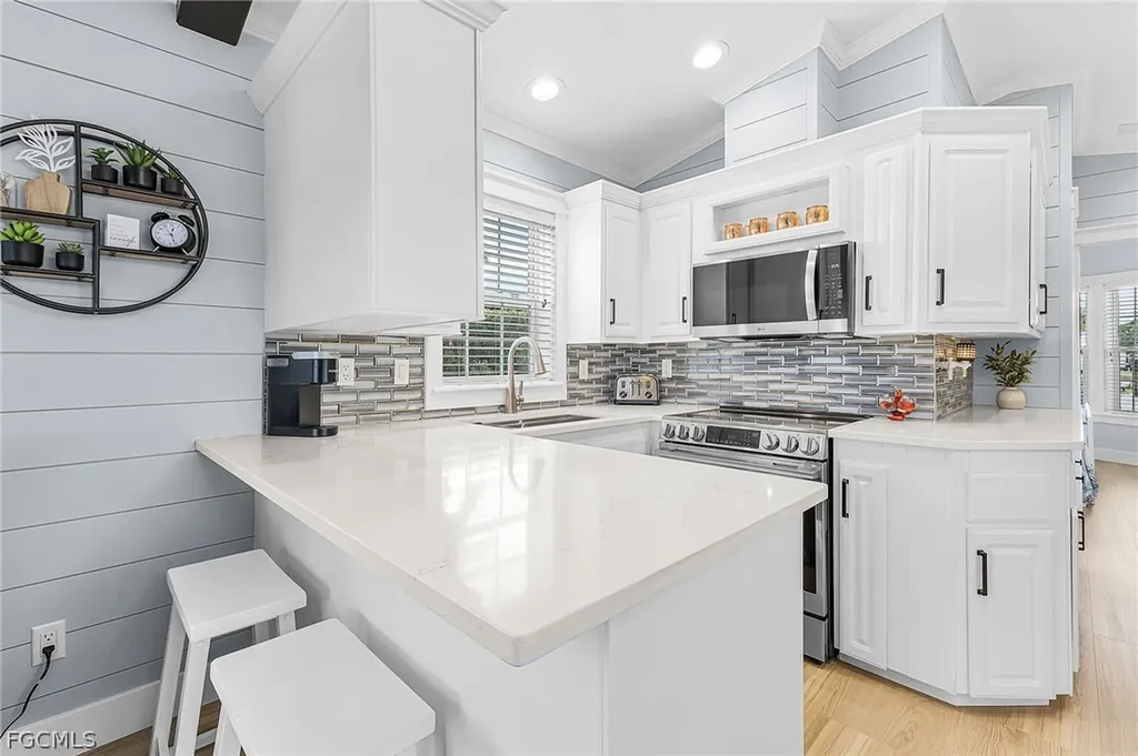 5233 Pineland Daisy Trail Fort Myers FL 33905