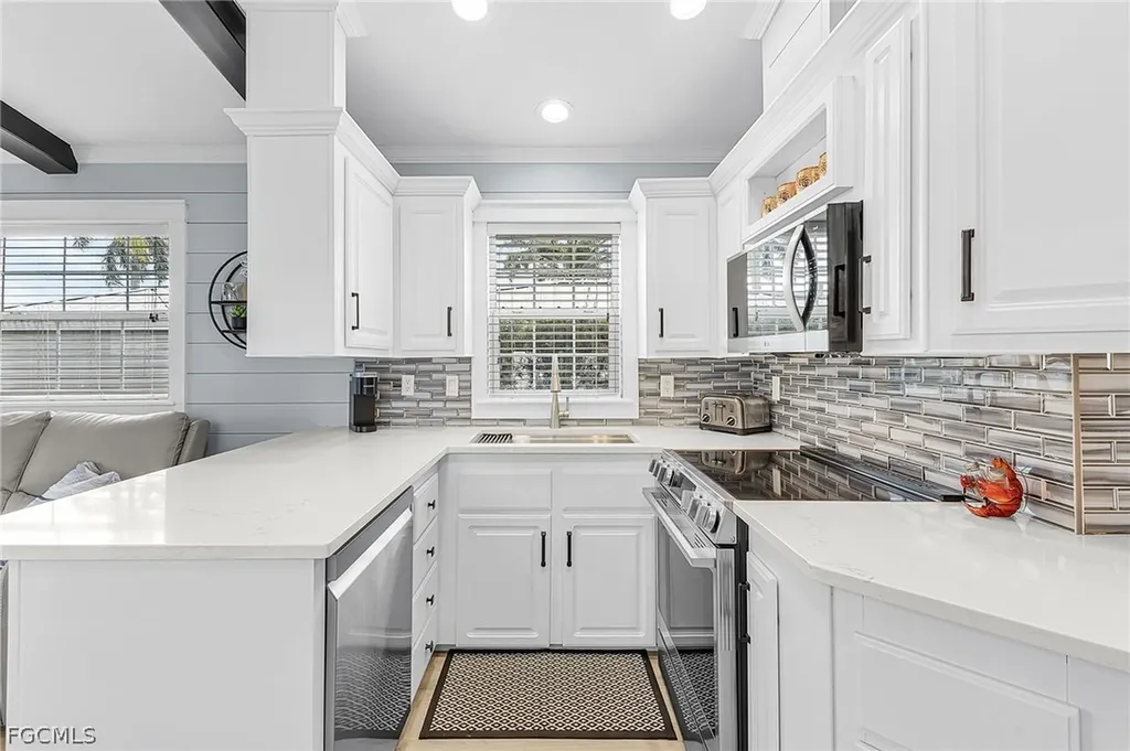 5233 Pineland Daisy Trail Fort Myers FL 33905