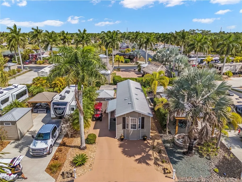 5233 Pineland Daisy Trail Fort Myers FL 33905