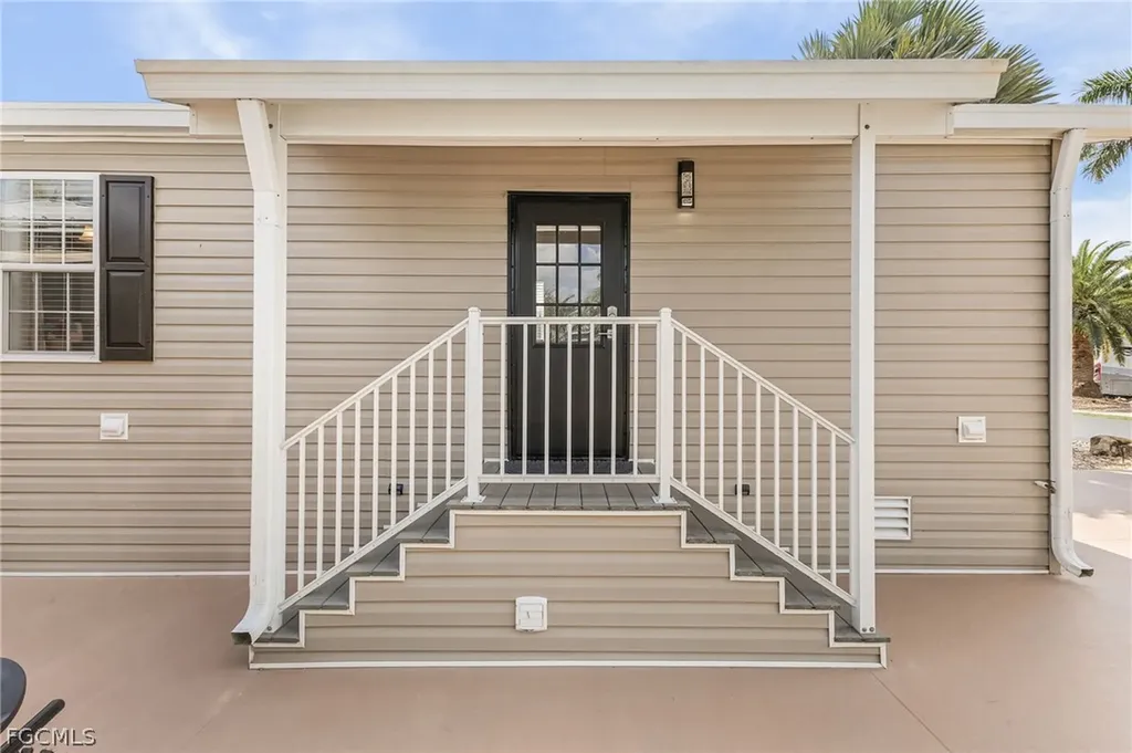 5233 Pineland Daisy Trail Fort Myers FL 33905