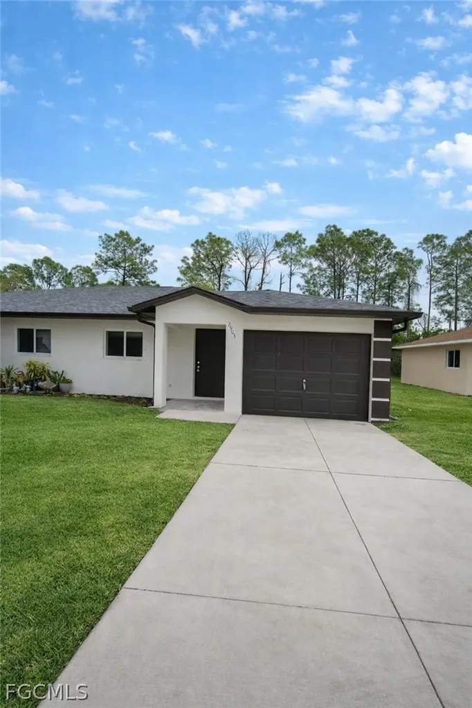 2903 Hightower Avenue S Lehigh Acres FL 33973