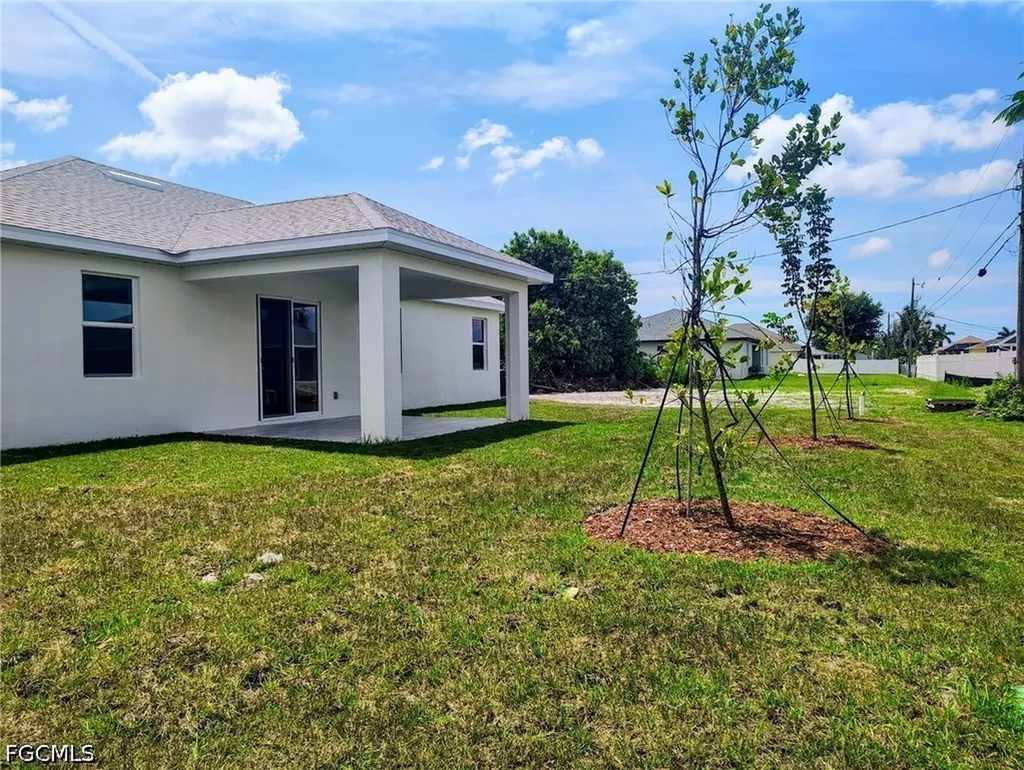 302 NW 25th Avenue Cape Coral FL 33993