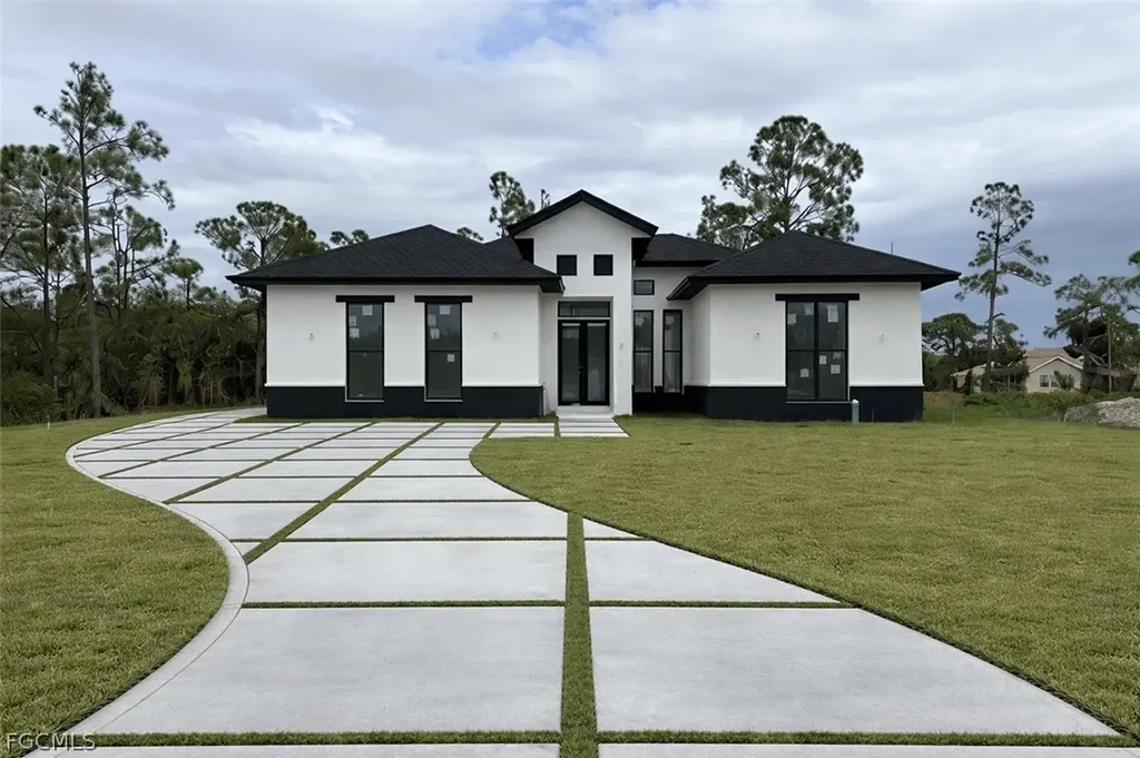 912 Cleveland Avenue Lehigh Acres FL 33972