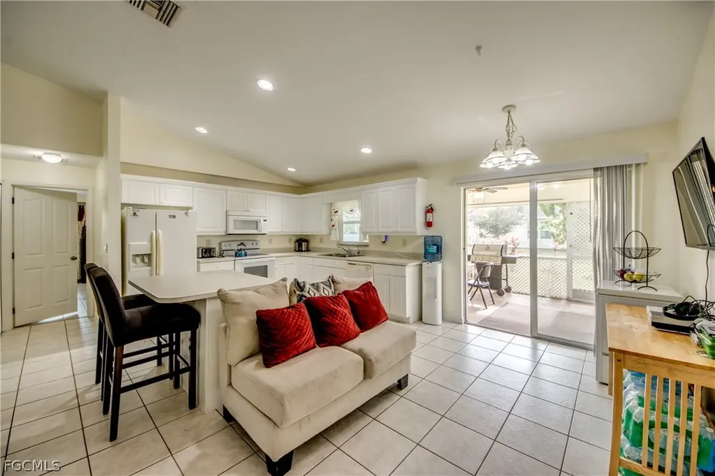 2713 NW 1st Place Cape Coral FL 33993