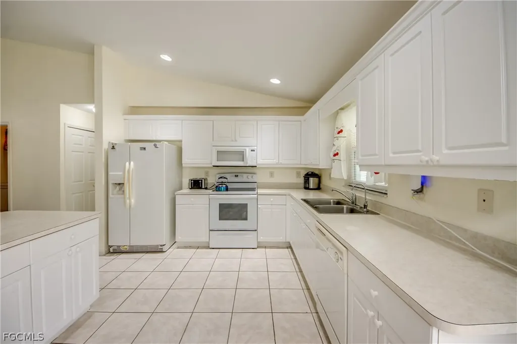 2713 NW 1st Place Cape Coral FL 33993