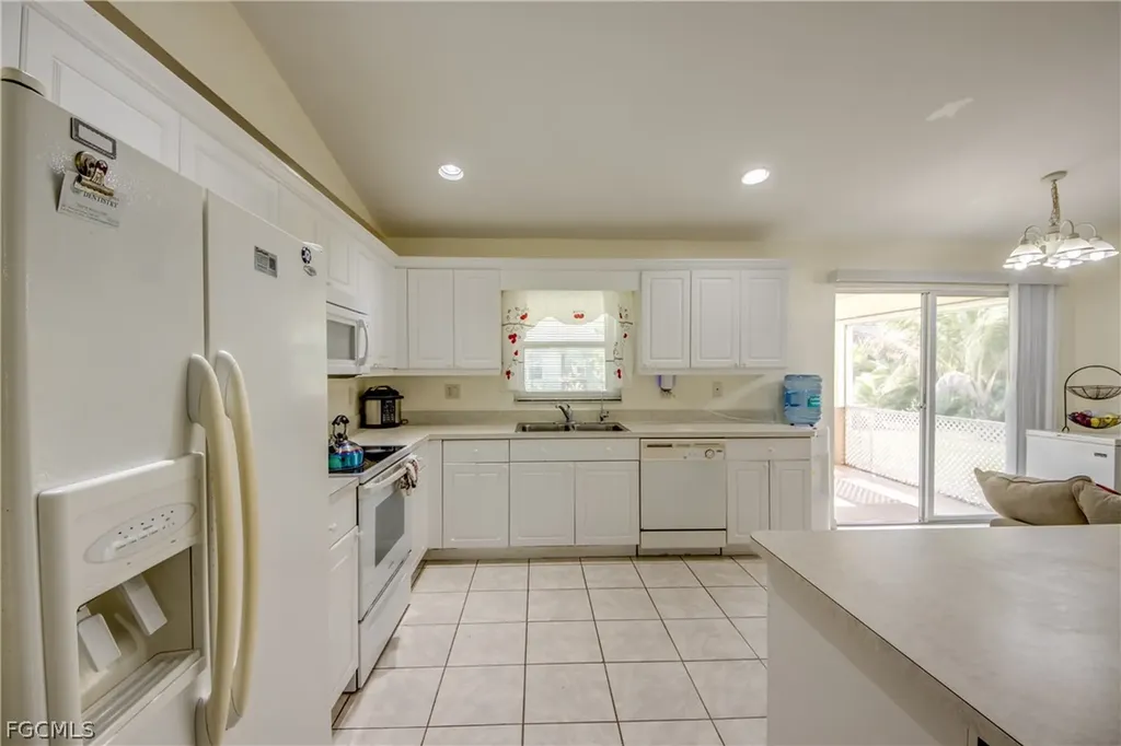 2713 NW 1st Place Cape Coral FL 33993