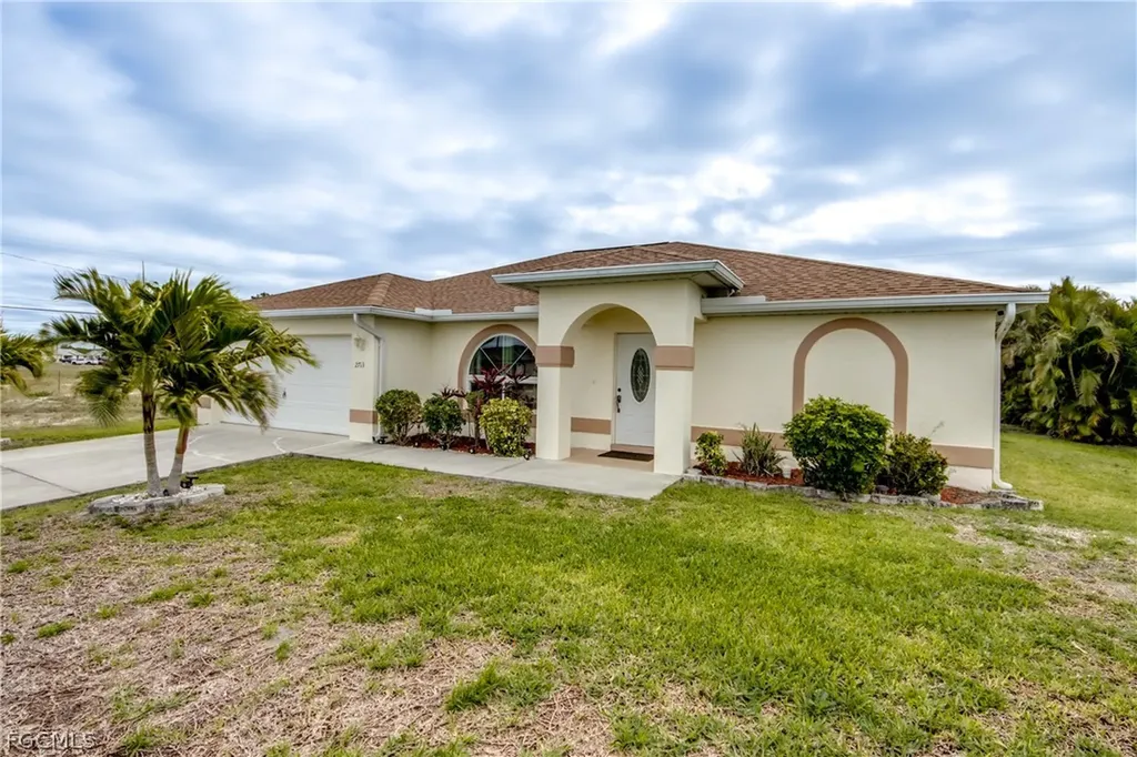 2713 NW 1st Place Cape Coral FL 33993
