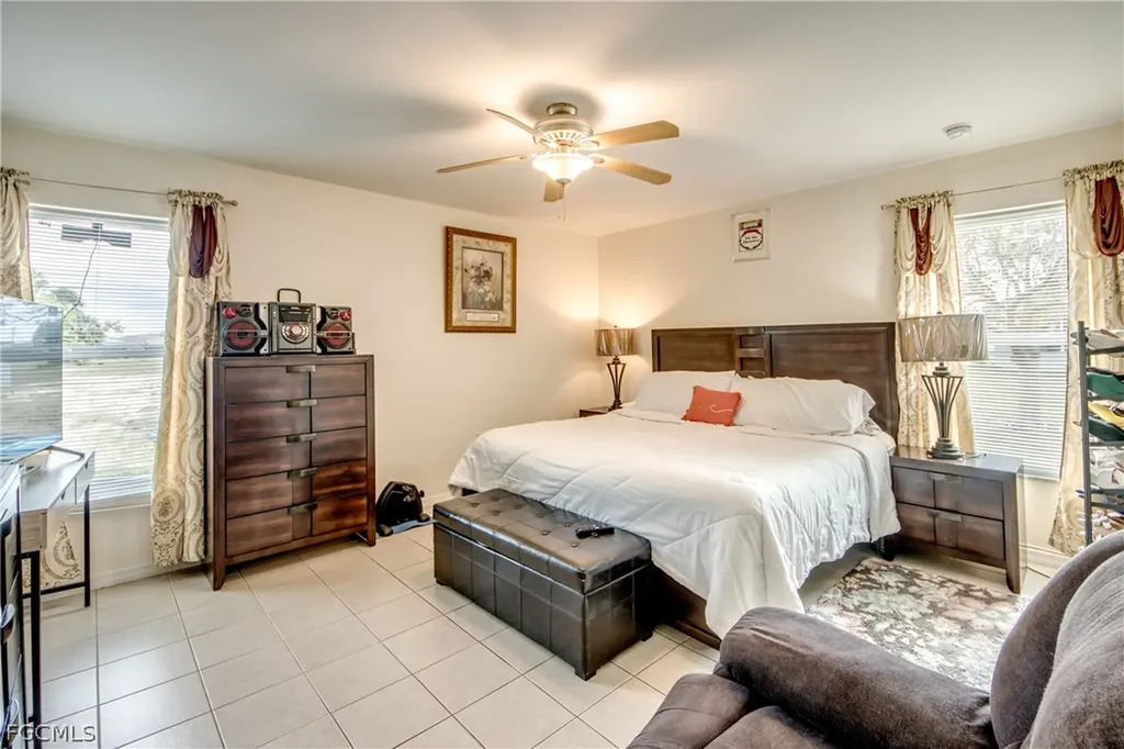 2713 NW 1st Place Cape Coral FL 33993