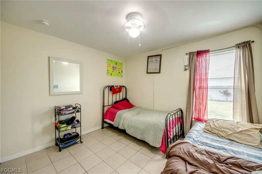2713 NW 1st Place Cape Coral FL 33993