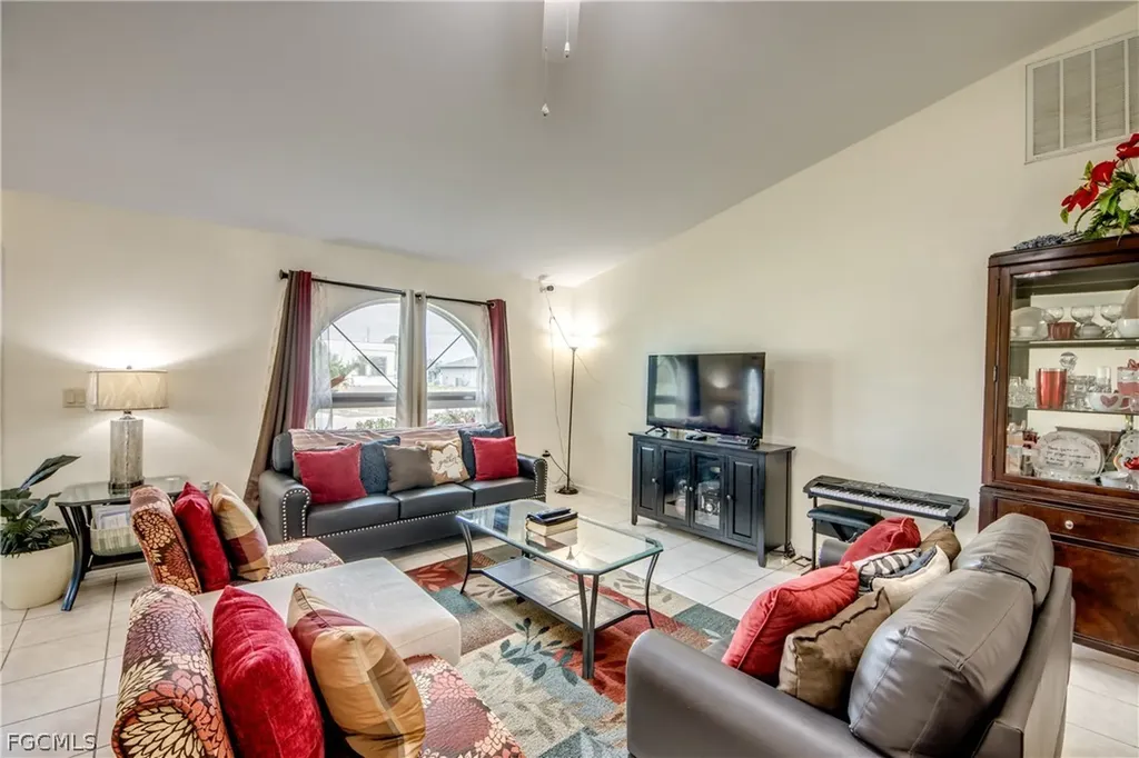 2713 NW 1st Place Cape Coral FL 33993