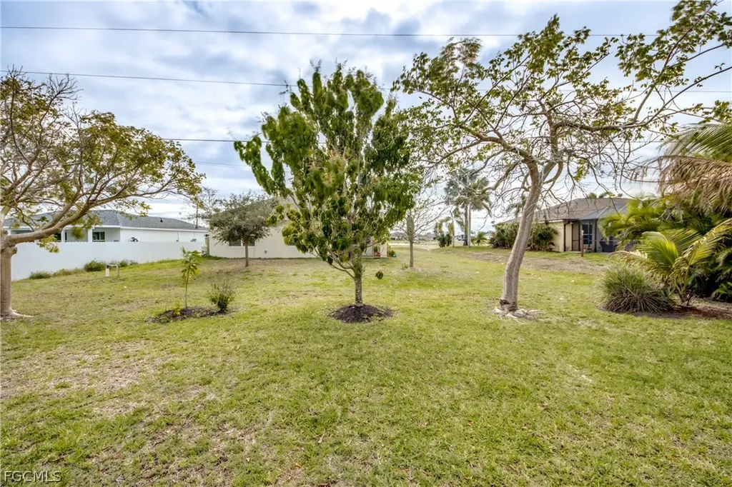 2713 NW 1st Place Cape Coral FL 33993