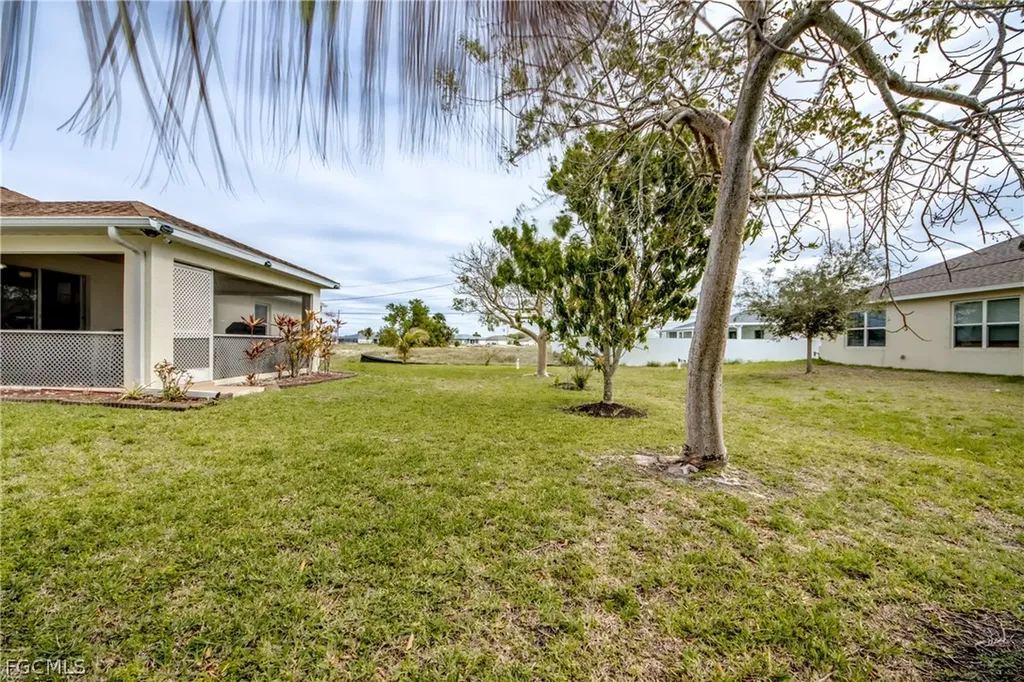 2713 NW 1st Place Cape Coral FL 33993