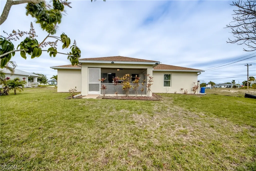 2713 NW 1st Place Cape Coral FL 33993
