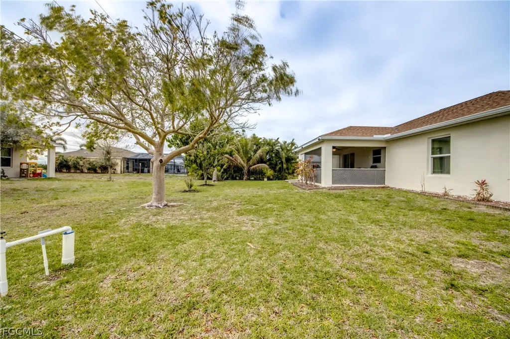 2713 NW 1st Place Cape Coral FL 33993