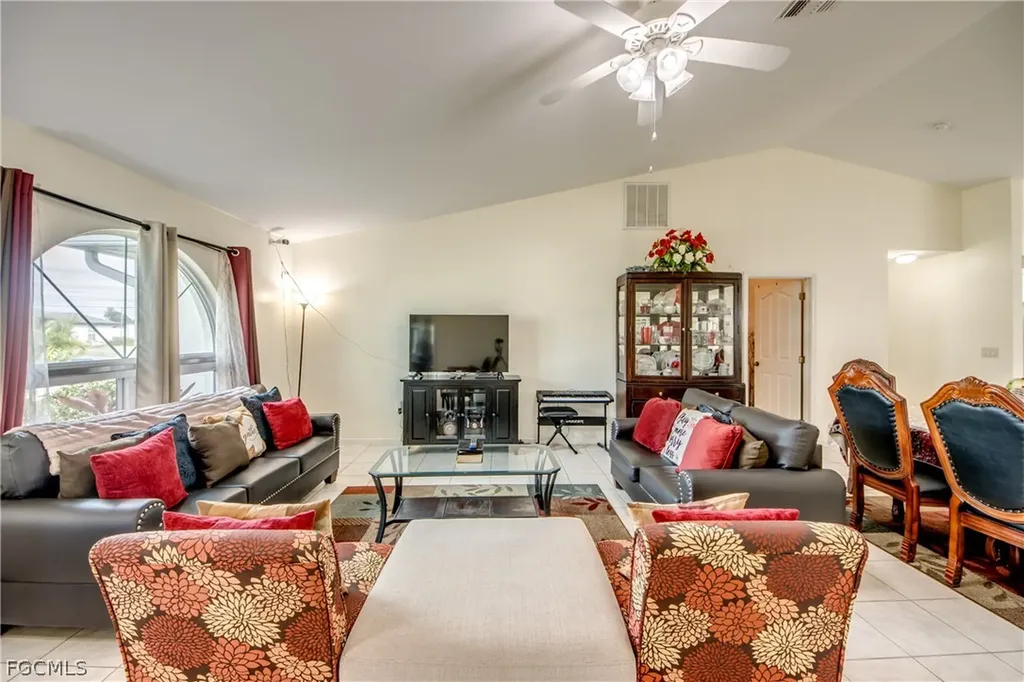 2713 NW 1st Place Cape Coral FL 33993