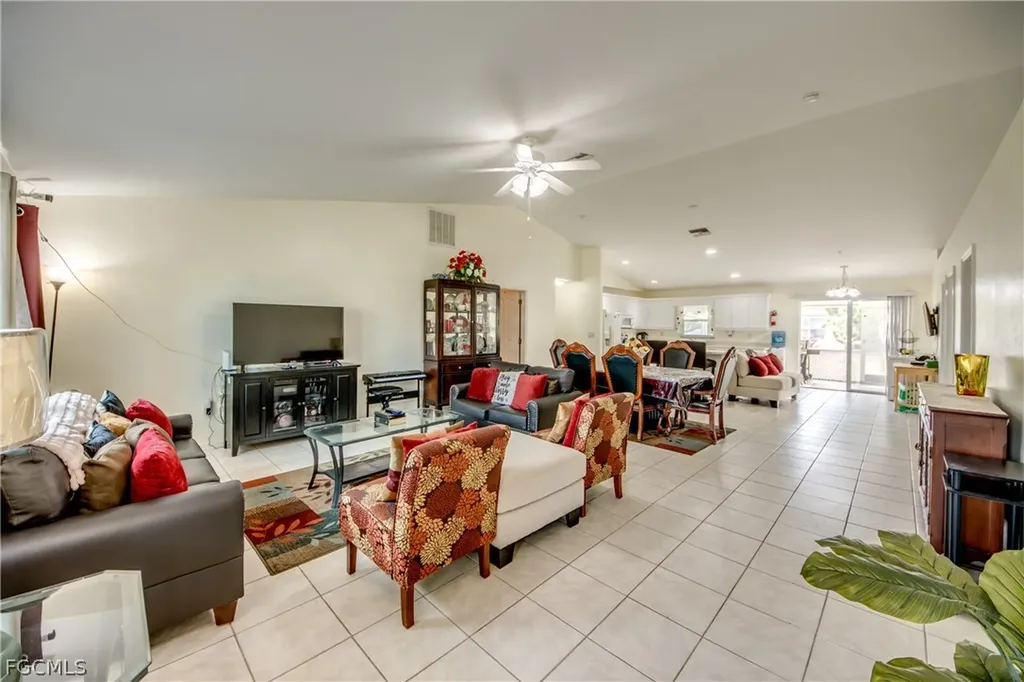 2713 NW 1st Place Cape Coral FL 33993