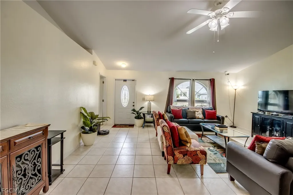 2713 NW 1st Place Cape Coral FL 33993