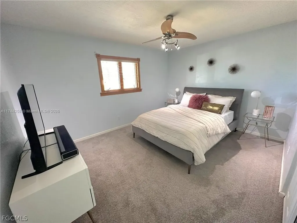 2304 SE 8th Terrace Cape Coral FL 33990