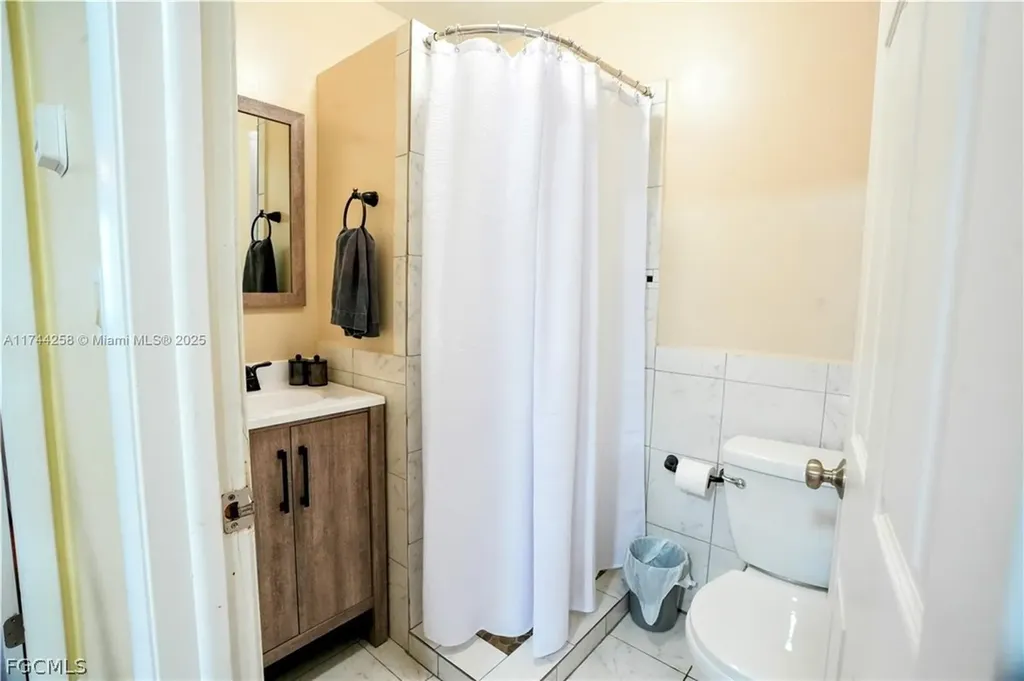 2304 SE 8th Terrace Cape Coral FL 33990