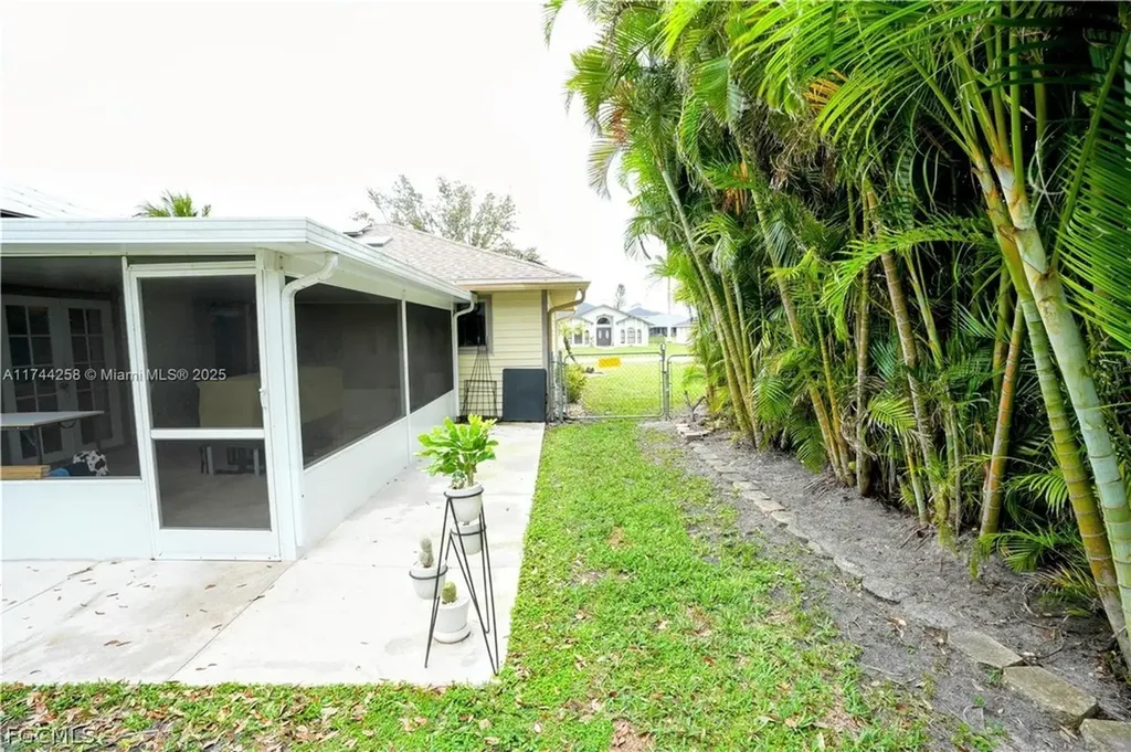 2304 SE 8th Terrace Cape Coral FL 33990