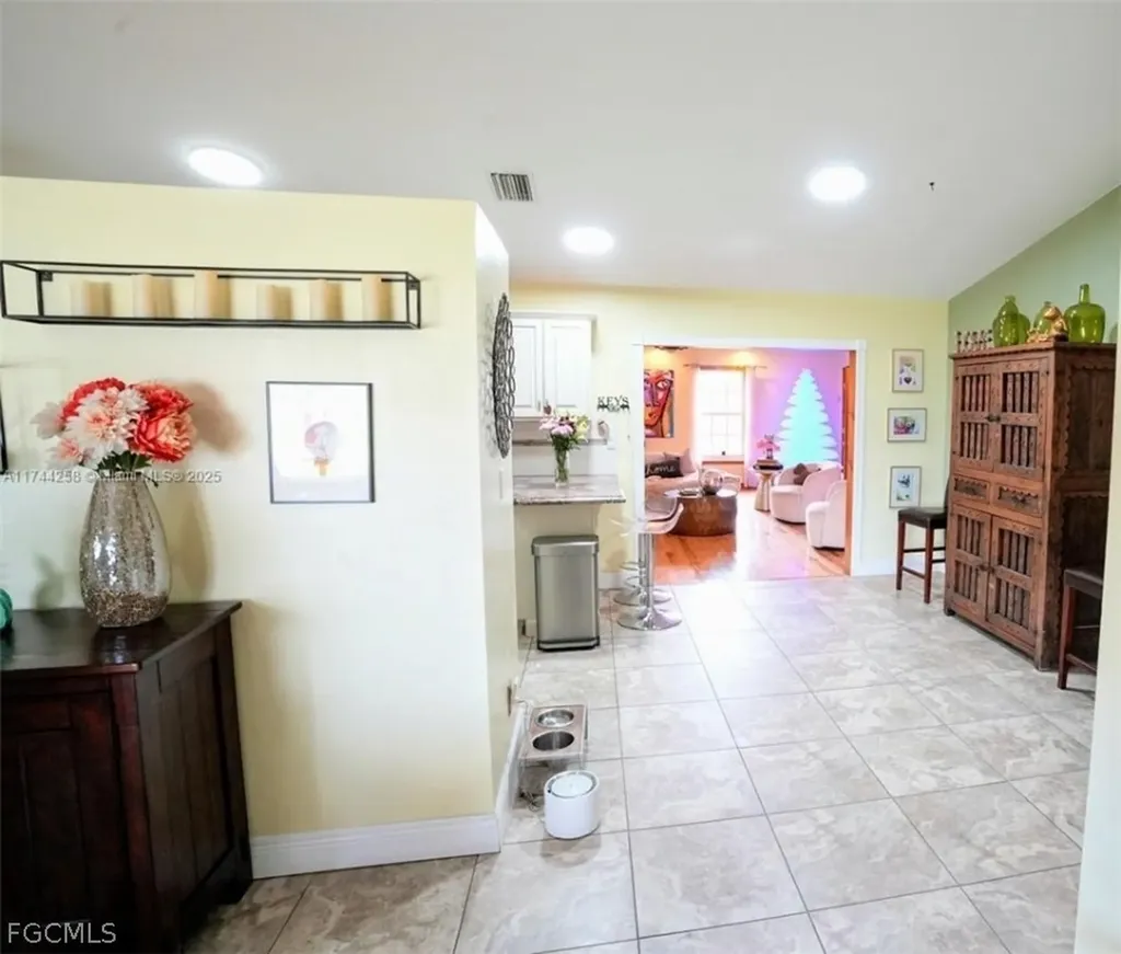 2304 SE 8th Terrace Cape Coral FL 33990