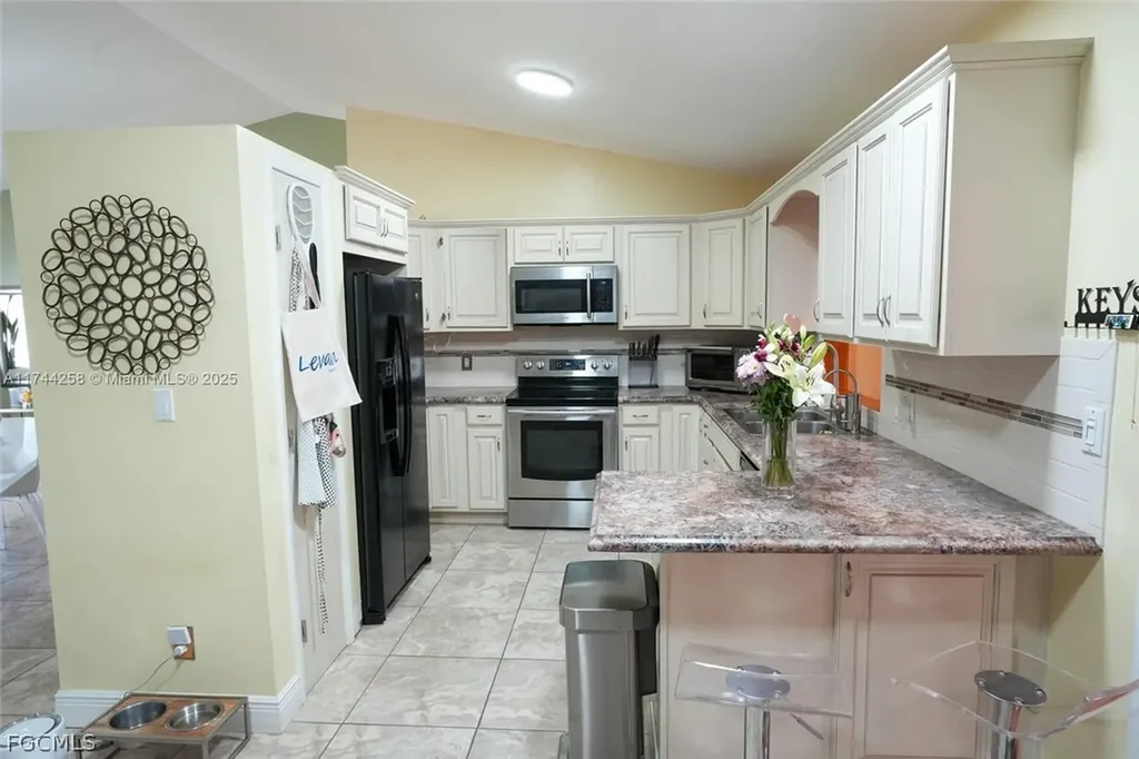 2304 SE 8th Terrace Cape Coral FL 33990